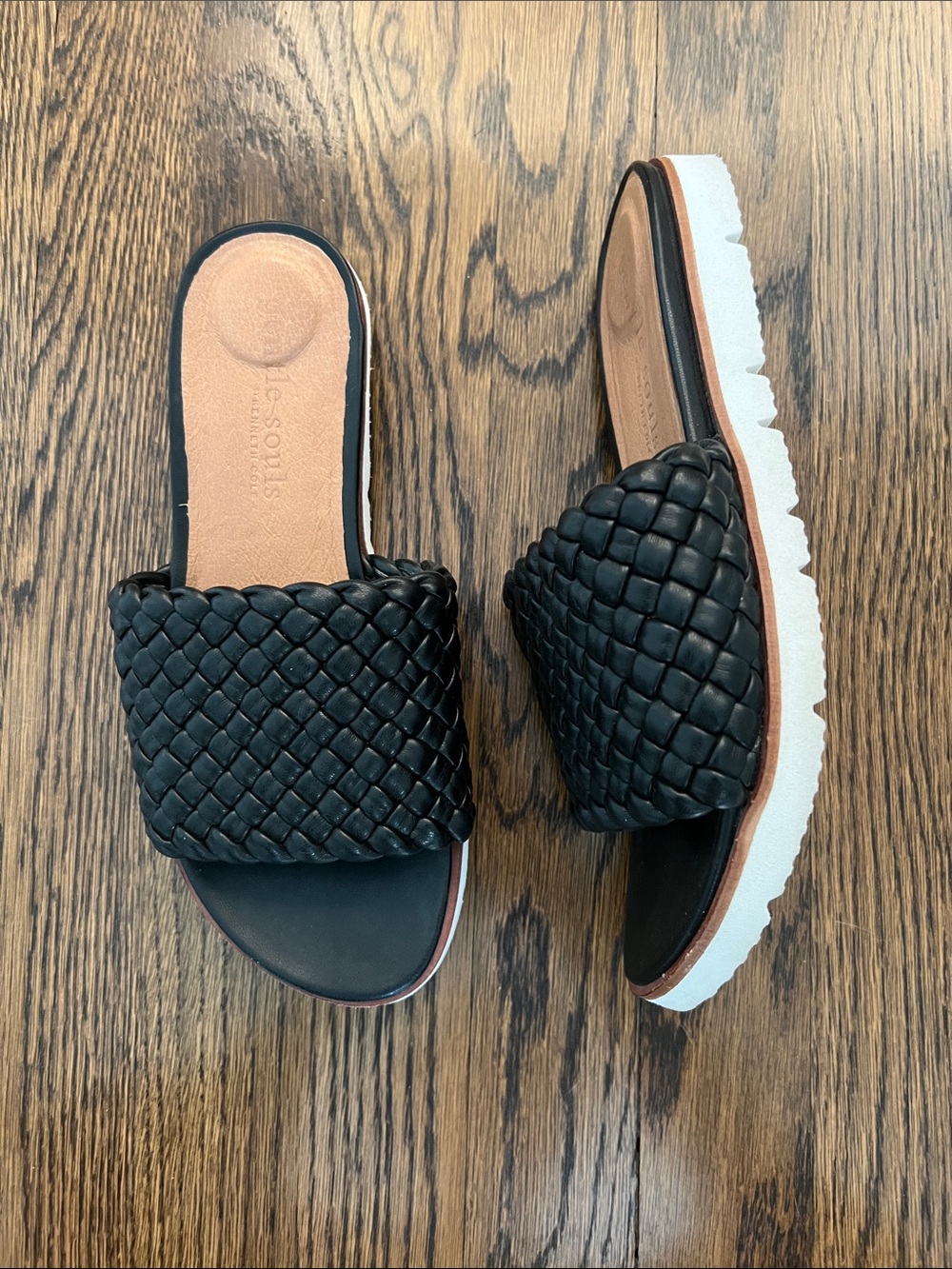 gentle souls by Kenneth Cole Black Leather Woven Slide Clogs with White Sole. 9